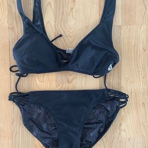 Volcom bikini size small top medium bottom